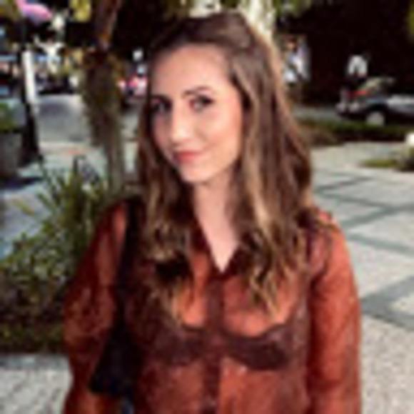 Meet your Posher, Isabella - Picture 1 of 1